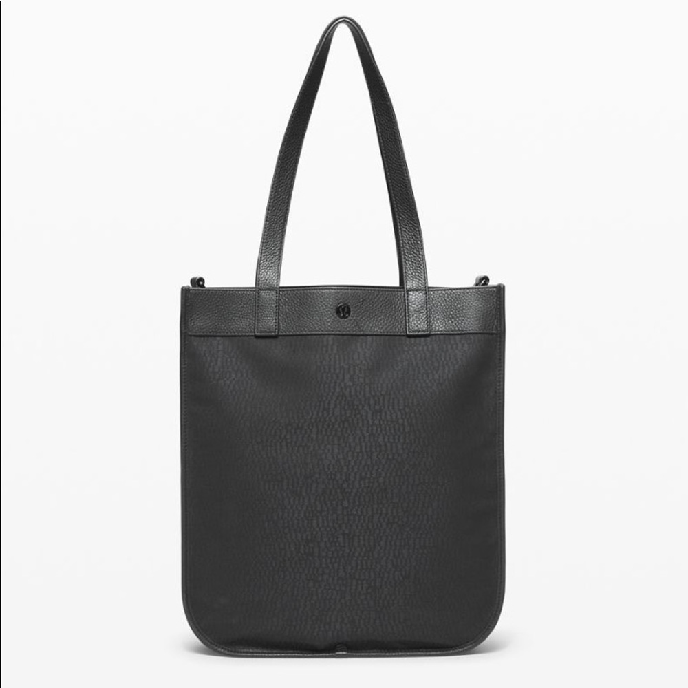 Lululemon bag